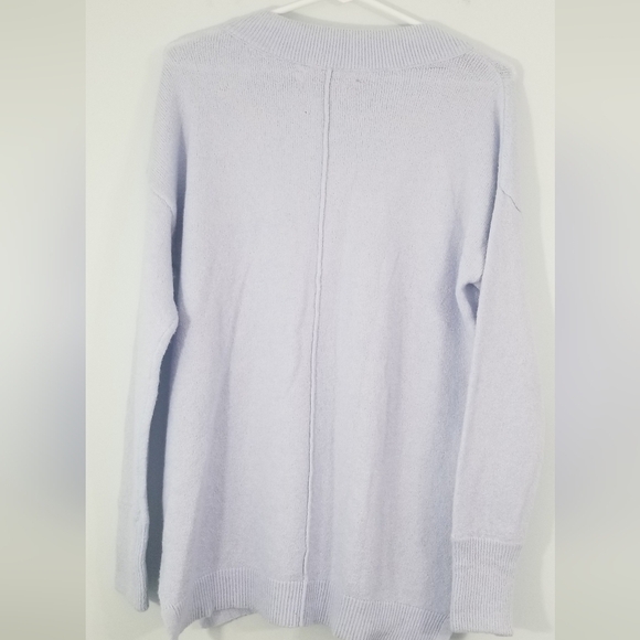 Loft Sweater. V-Neck. Oversized. Side Slits. Ribbed Trim. Soft and Stretchy. XS. - Picture 8 of 9